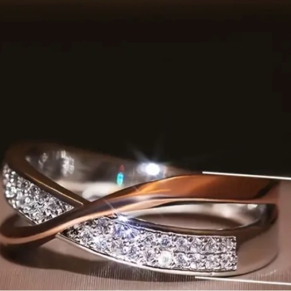 Elegant Silver and Gold Ring with Crystals Ring - Picture 6 of 9